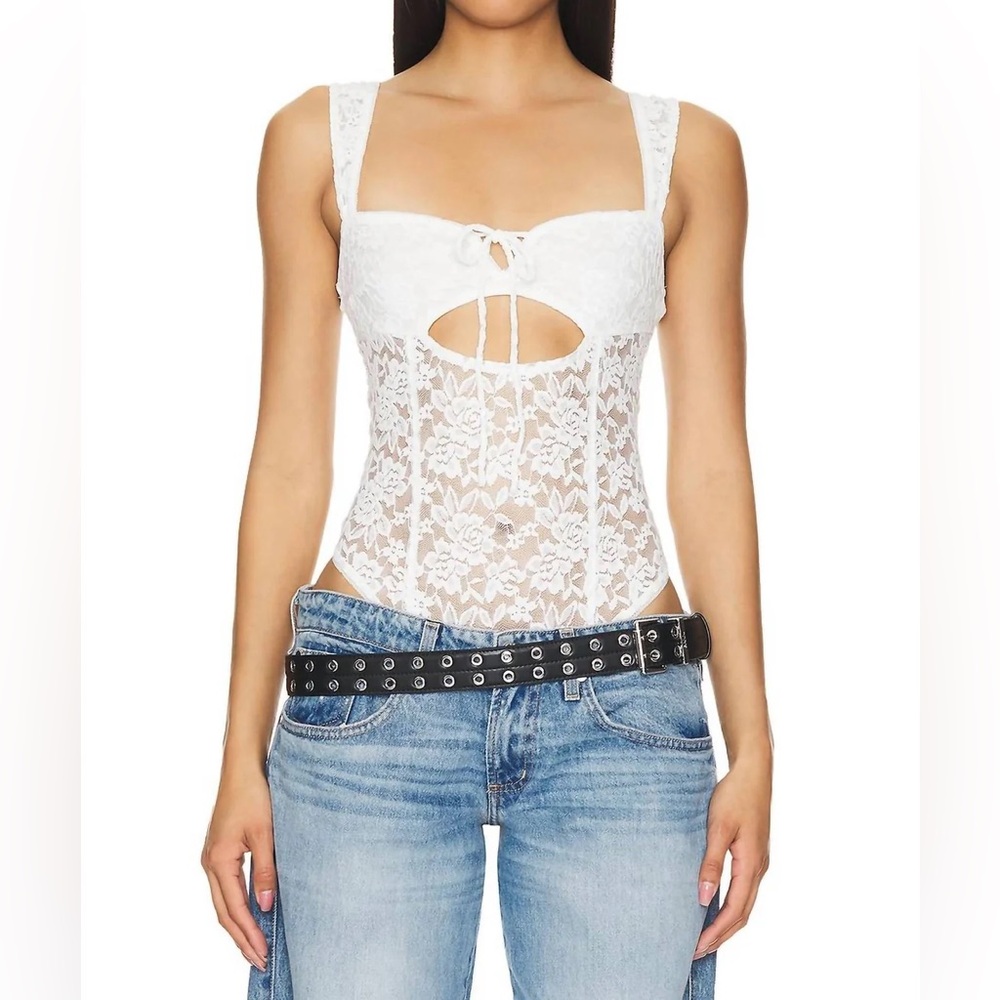 FREE PEOPLE NEW Strike a pose lace bodysuit -white -medium